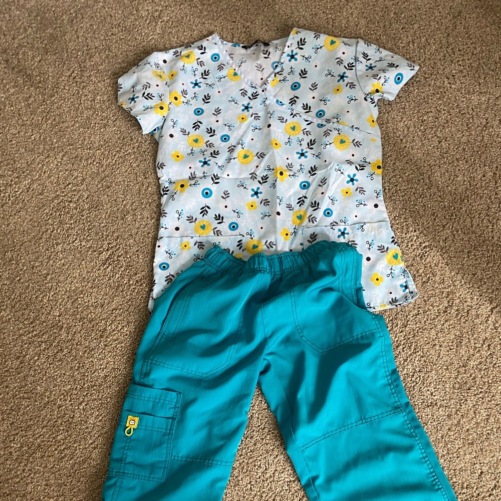 Woman’s scrubs